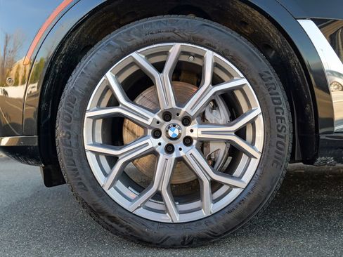 Used 2024 BMW X7 xDrive40i w/ Climate Comfort Package AWD/4WD image 12