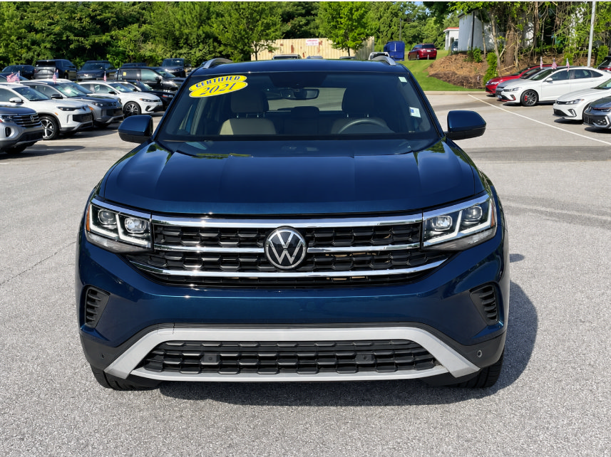 Certified 2021 Volkswagen Atlas Cross Sport SE w/ Panoramic Sunroof Package FWD image 4