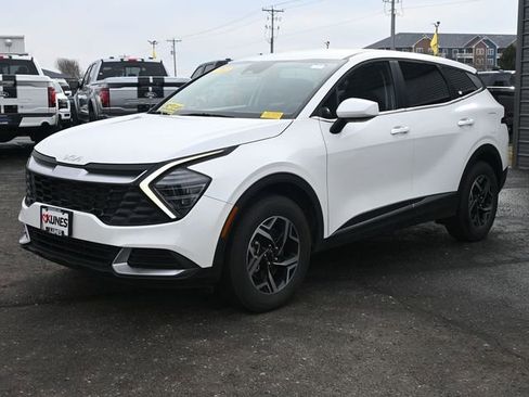 Used 2024 Kia Sportage LX image 11