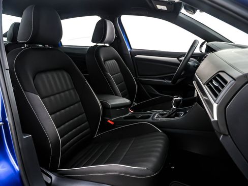 Used 2024 Volkswagen Jetta Sport image 7