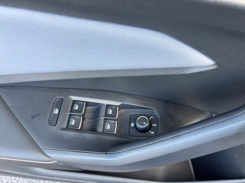 Used 2025 Volkswagen Jetta SE image 20