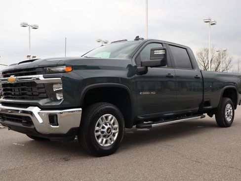 New 2026 Chevrolet Silverado 2500 LT w/ Safety Package AWD/4WD image 9