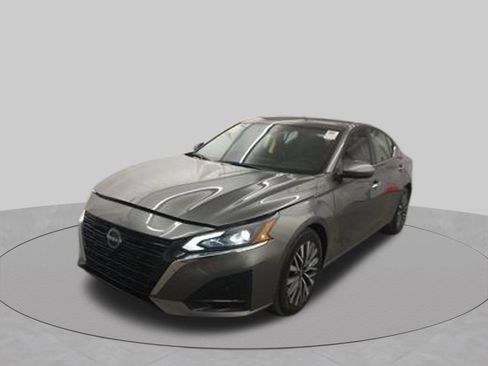 Used 2023 Nissan Altima 2.5 SV FWD image 38