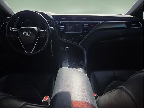 Certified 2018 Toyota Camry SE FWD image 15