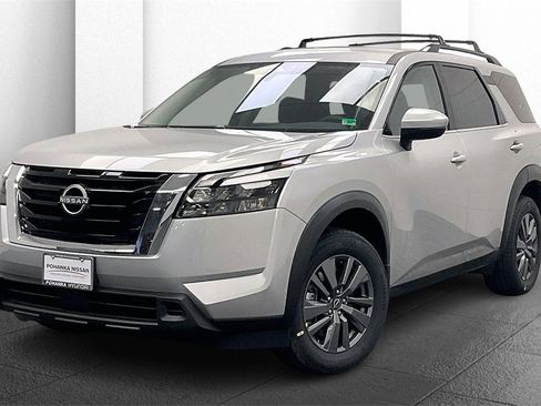 Certified 2025 Nissan Pathfinder SV image 11