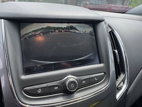 Used 2019 Chevrolet Cruze LS FWD image 11