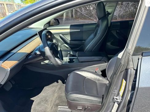 Used 2023 Tesla Model 3 Standard Range RWD image 2