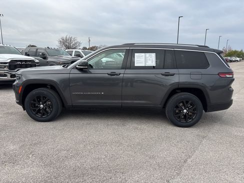 Used 2022 Jeep Grand Cherokee L Limited image 2