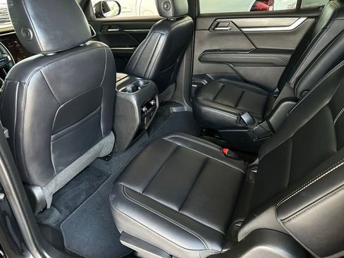 Used 2024 GMC Acadia Elevation FWD image 16