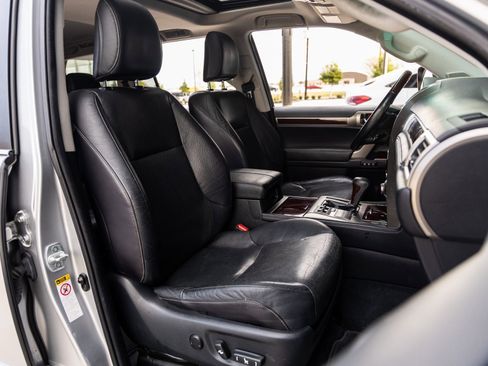 Used 2018 Lexus GX 460 image 40