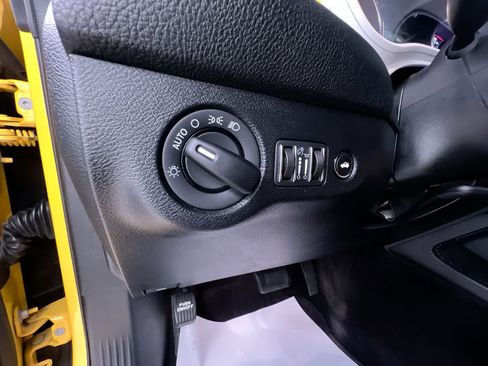 Used 2017 Dodge Challenger SXT w/ Driver Convenience Group RWD image 16