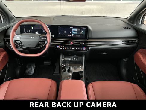 Used 2026 Kia Sportage SX image 4