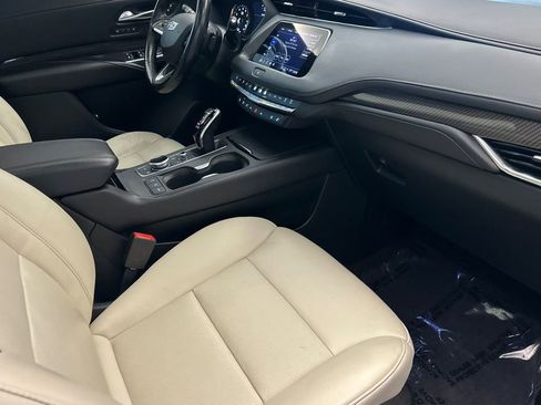 Used 2022 Cadillac XT4 Sport w/ Comfort Package image 16