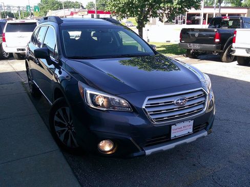 Used 2015 Subaru Outback 2.5i Limited AWD/4WD image 4