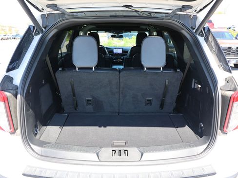 Used 2023 Ford Explorer ST-Line w/ Class IV Trailer Tow Package AWD/4WD image 14
