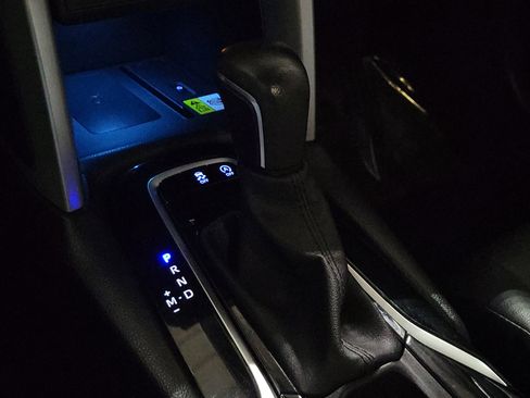 Used 2022 Toyota Corolla Cross XLE image 36