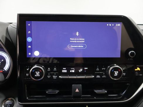 Used 2025 Toyota Highlander Limited AWD/4WD image 25