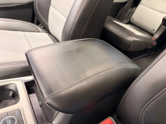 Used 2024 Ford Explorer XLT w/ XLT Sport Appearance Package AWD/4WD image 38