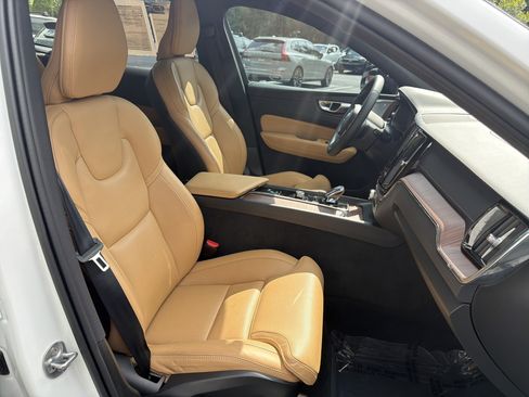 Certified 2024 Volvo XC60 B5 Ultimate w/ Protection Package Premier AWD/4WD image 35