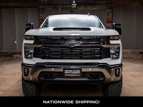 Used 2025 Chevrolet Silverado 2500 LT w/ Texas Edition image 4