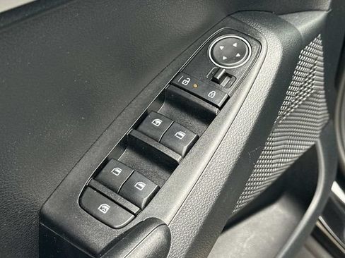Used 2025 Kia Seltos LX AWD/4WD image 15