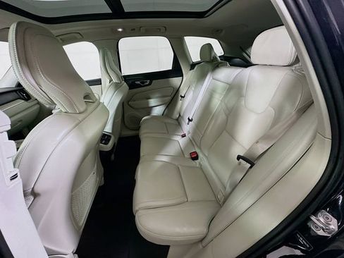 Used 2022 Volvo XC60 B5 Inscription w/ Advanced Package image 26