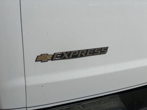 New 2026 Chevrolet Express 2500 w/ Driver Convenience Package RWD image 30