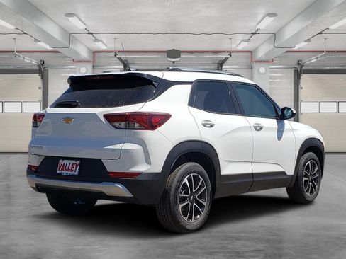 New 2026 Chevrolet TrailBlazer LT w/ Convenience Package FWD image 3