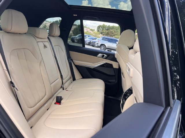 Used 2021 BMW X5 sDrive40i w/ Premium Package RWD image 29