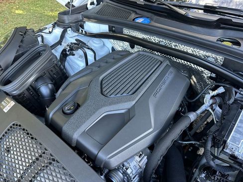 Used 2026 Porsche Macan AWD/4WD image 22