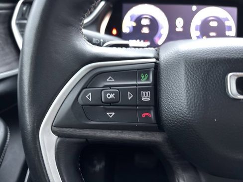 Used 2022 Jeep Grand Cherokee Limited image 26