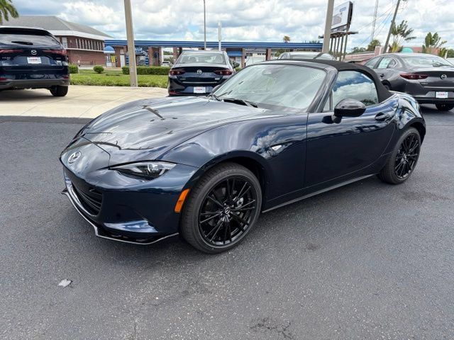 Used 2026 MAZDA MX-5 Miata Club w/ Interior Package RWD image 3