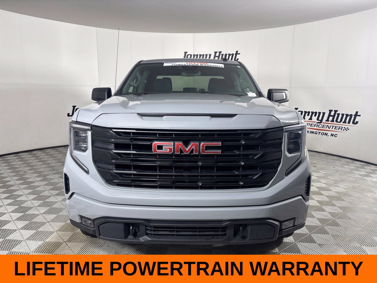 Used 2024 GMC Sierra 1500 Elevation AWD/4WD image 3