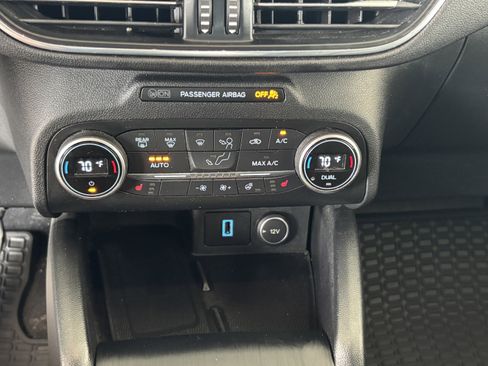 Used 2020 Ford Escape Titanium AWD/4WD image 16