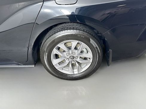 Certified 2025 Toyota Sienna XLE w/ XLE Plus Package image 21