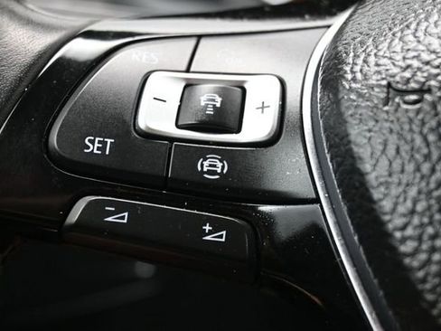 Used 2021 Volkswagen Tiguan SE R-Line FWD image 24