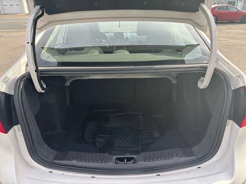 Used 2016 Ford Fiesta Titanium image 15