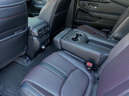 New 2025 Honda Pilot Black Edition image 9