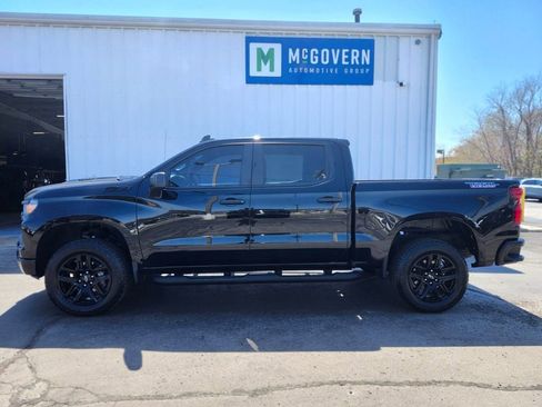 Used 2025 Chevrolet Silverado 1500 Custom Trail Boss w/ Turbomax Blackout Package AWD/4WD image 2
