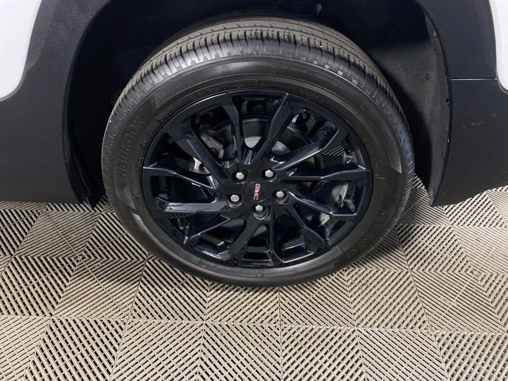 Certified 2024 GMC Terrain SLT w/ Elevation Edition FWD image 10