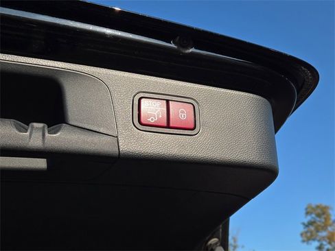 Certified 2022 Mercedes-Benz GLC 300 4MATIC image 31