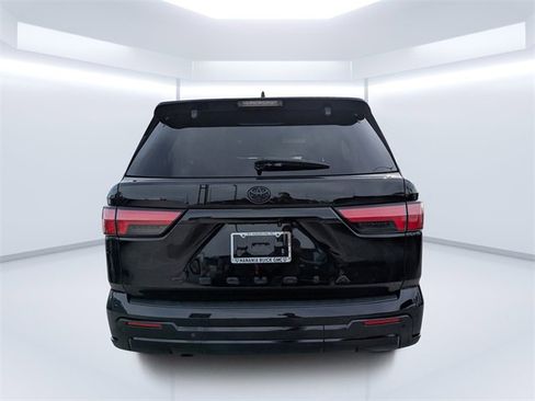 Used 2024 Toyota Sequoia Platinum image 4