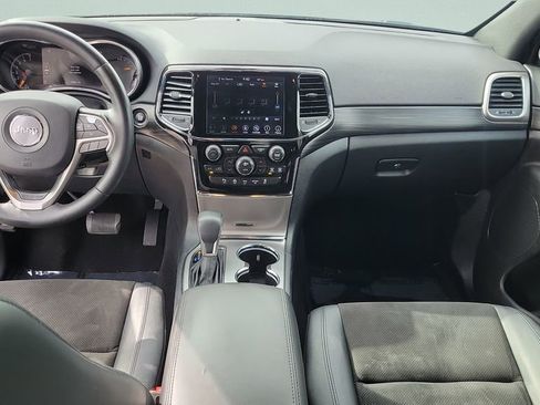 Used 2019 Jeep Grand Cherokee Altitude image 14
