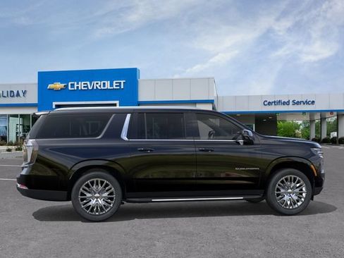 New 2026 Chevrolet Suburban LT w/ Comfort Package AWD/4WD image 5