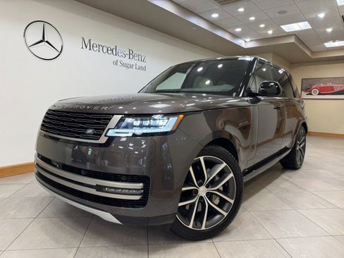 Used 2025 Land Rover Range Rover SE AWD/4WD image 1