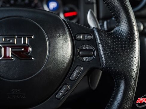 Used 2015 Nissan GT-R Premium image 72