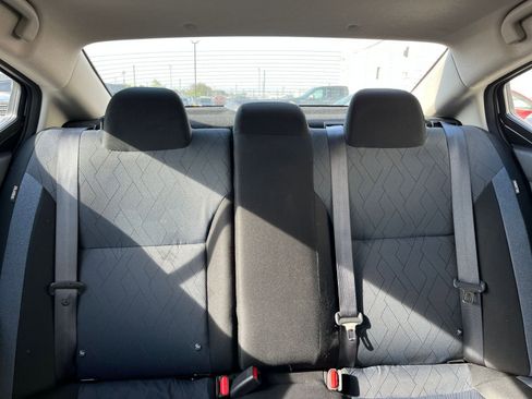 Used 2025 Nissan Versa SV FWD image 36