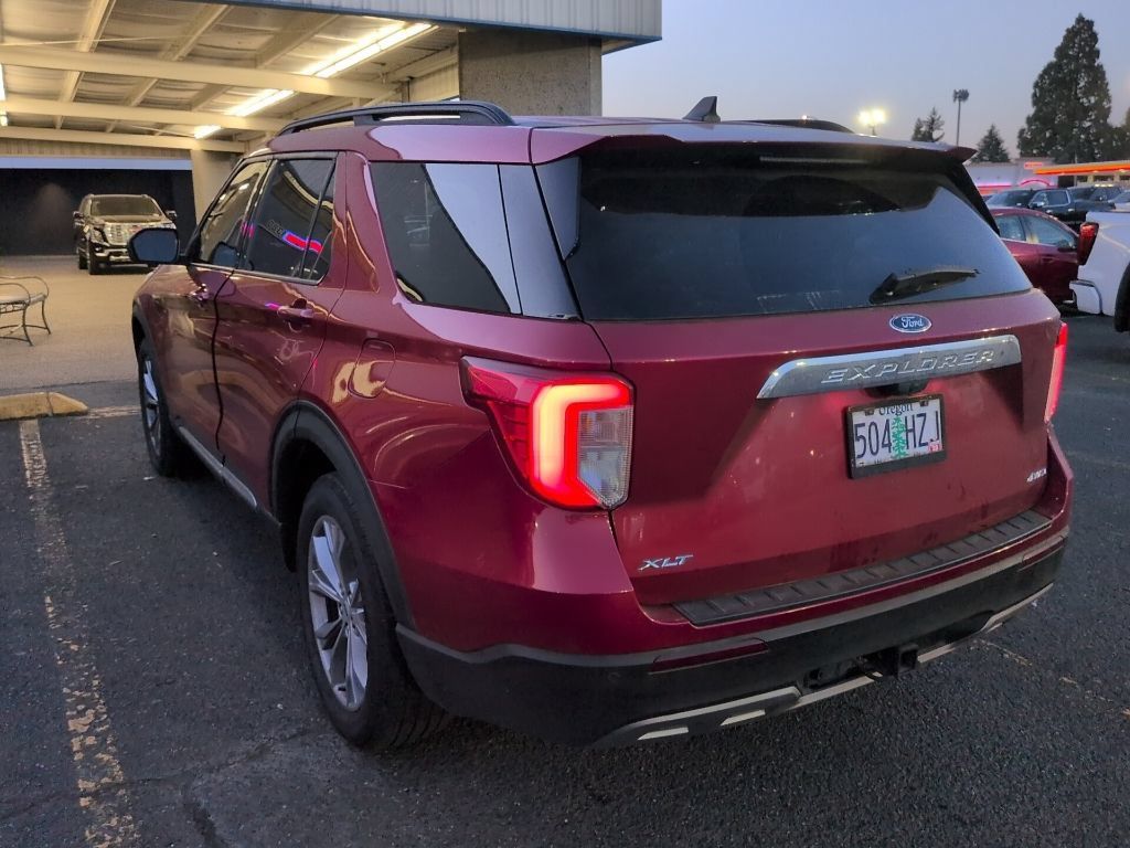 Used 2021 Ford Explorer XLT w/ Equipment Group 202A AWD/4WD image 5