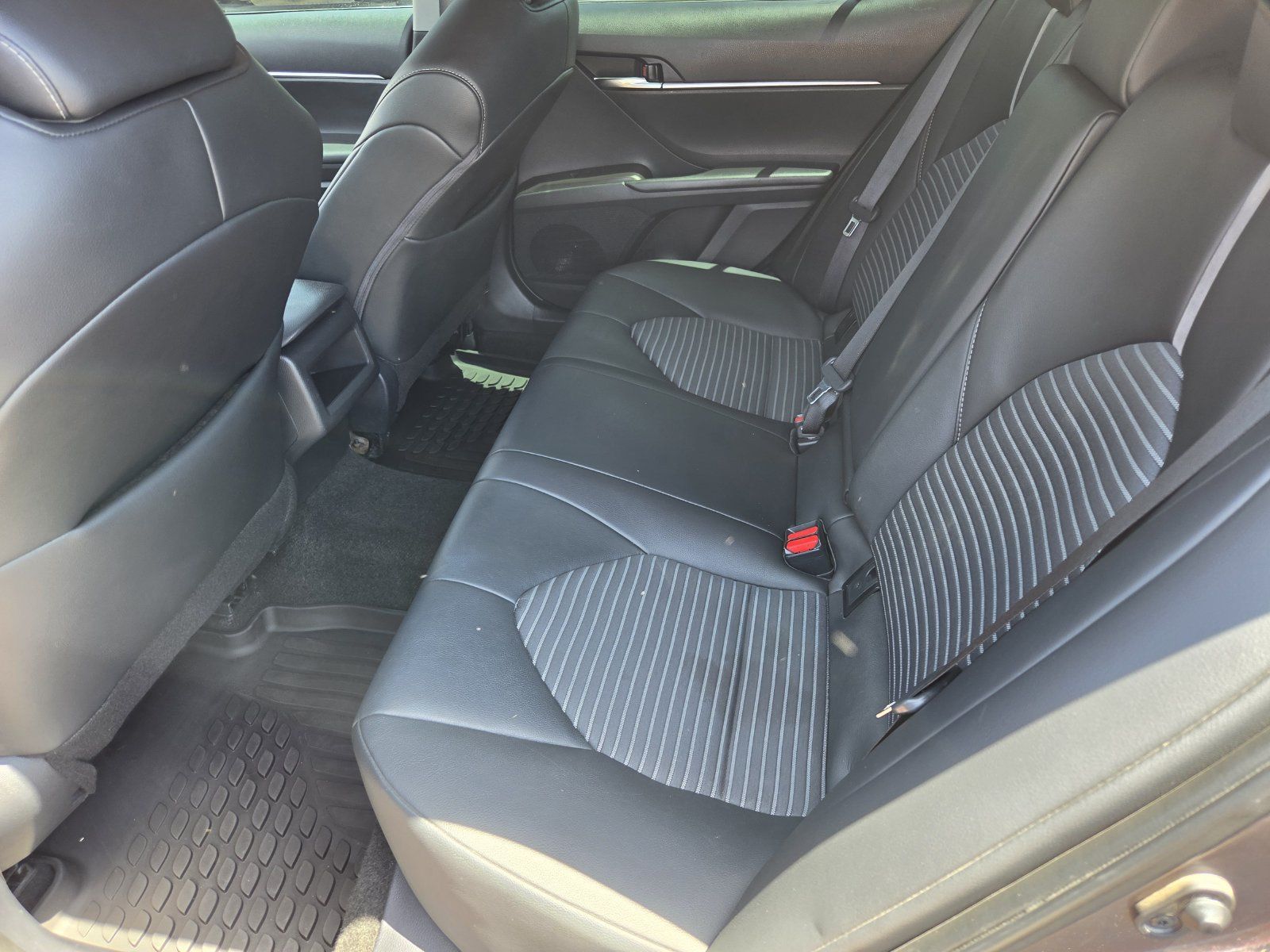 Used 2024 Toyota Camry SE FWD image 17
