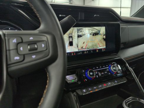 Used 2024 GMC Sierra 3500 AT4 w/ AT4 Premium Plus Package AWD/4WD image 22